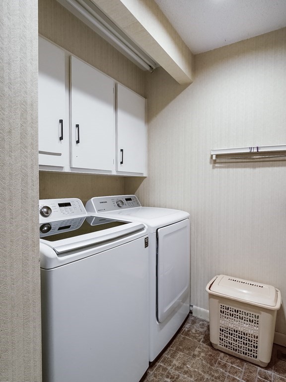 18 Old Lantern Circle Paxton, MA 01612 - Photo 33 of 41 a utility room with dryer and washer