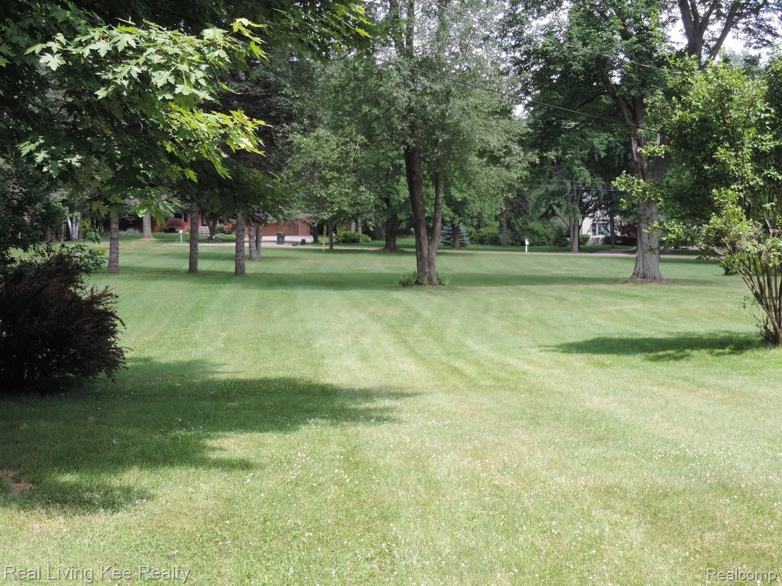 1174 Avon Circle West Rochester, MI 48309 - Photo 28 of 29 DSCN3541.JPG