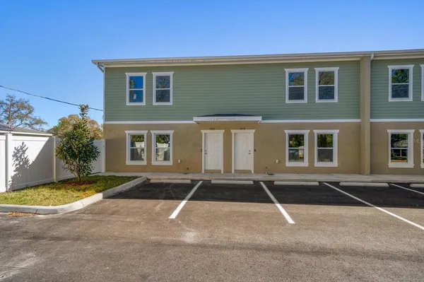 $2,350 | 8411 Daves Homes Place, Tampa, FL 33614