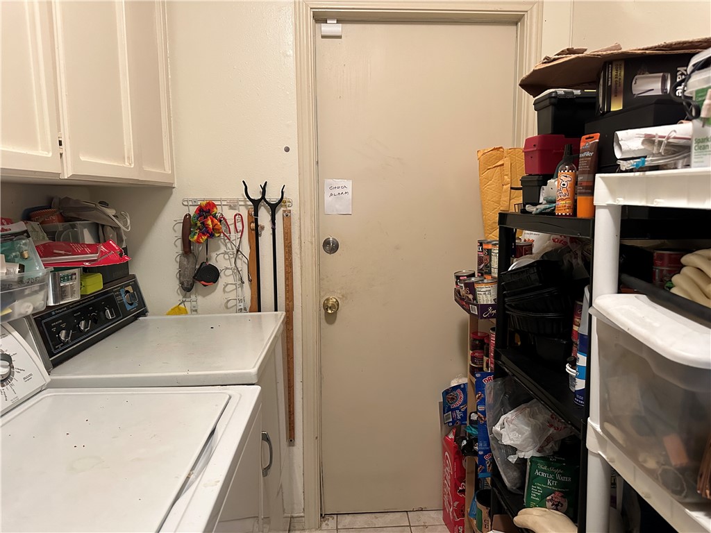 7322 Pepper Ridge Road Corpus Christi, TX 78413 - Photo 10 of 11 a utility room with dryer and washer