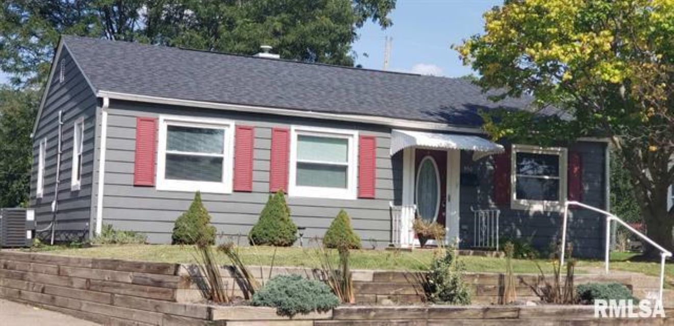 950 40th Street Moline, IL 61265 - Photo 2 of 26