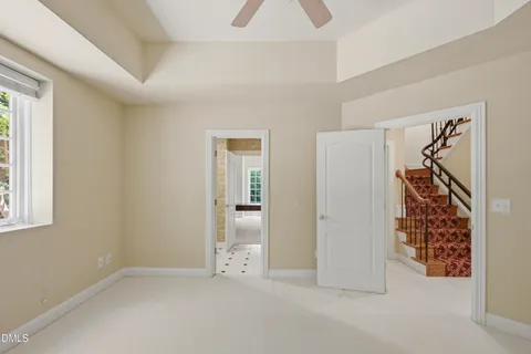a view of a house with backyard and garden