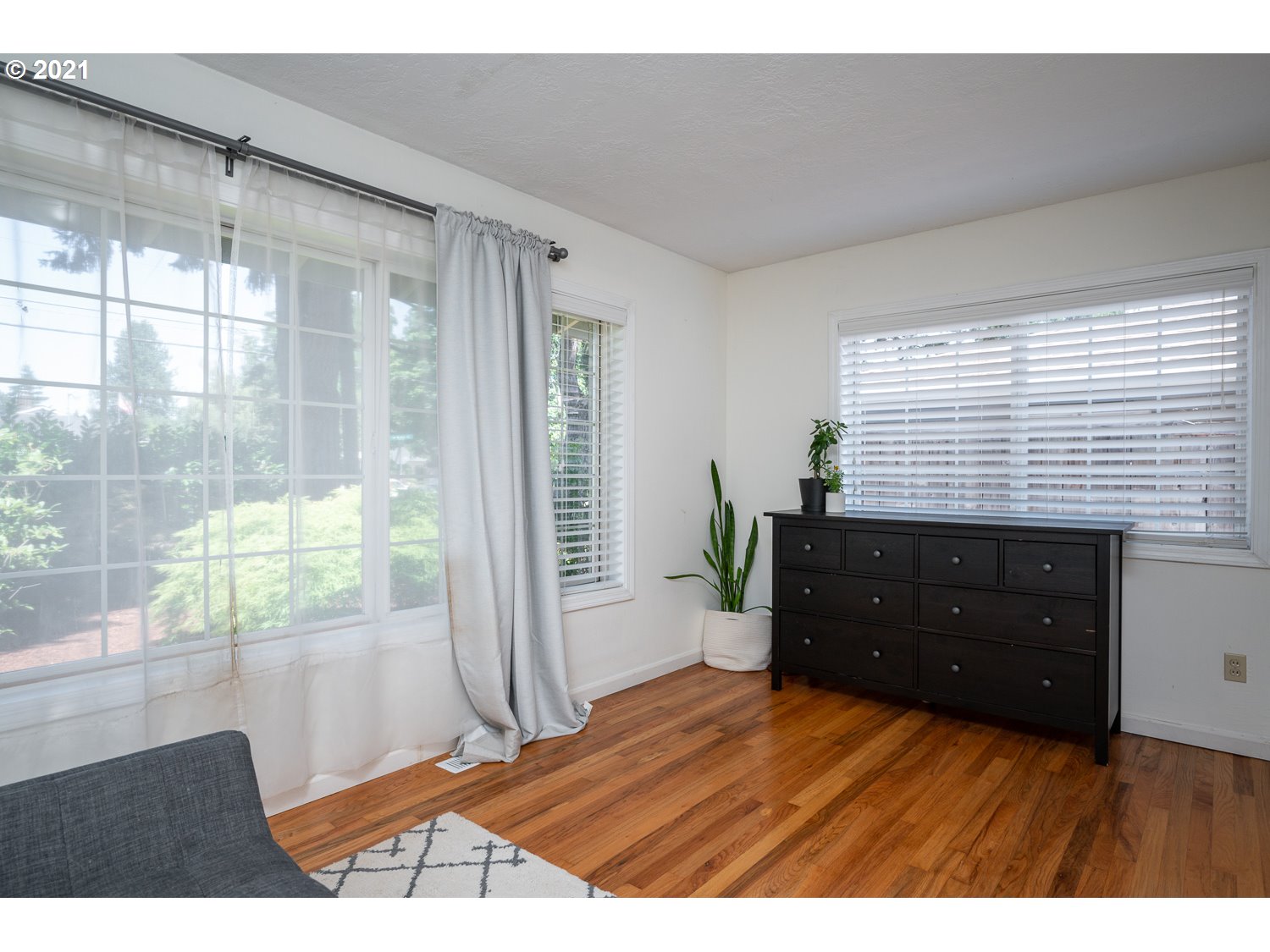 13130 Southwest Walker Road Beaverton, OR 97005 - Photo 16 of 25 Gallery Image 16