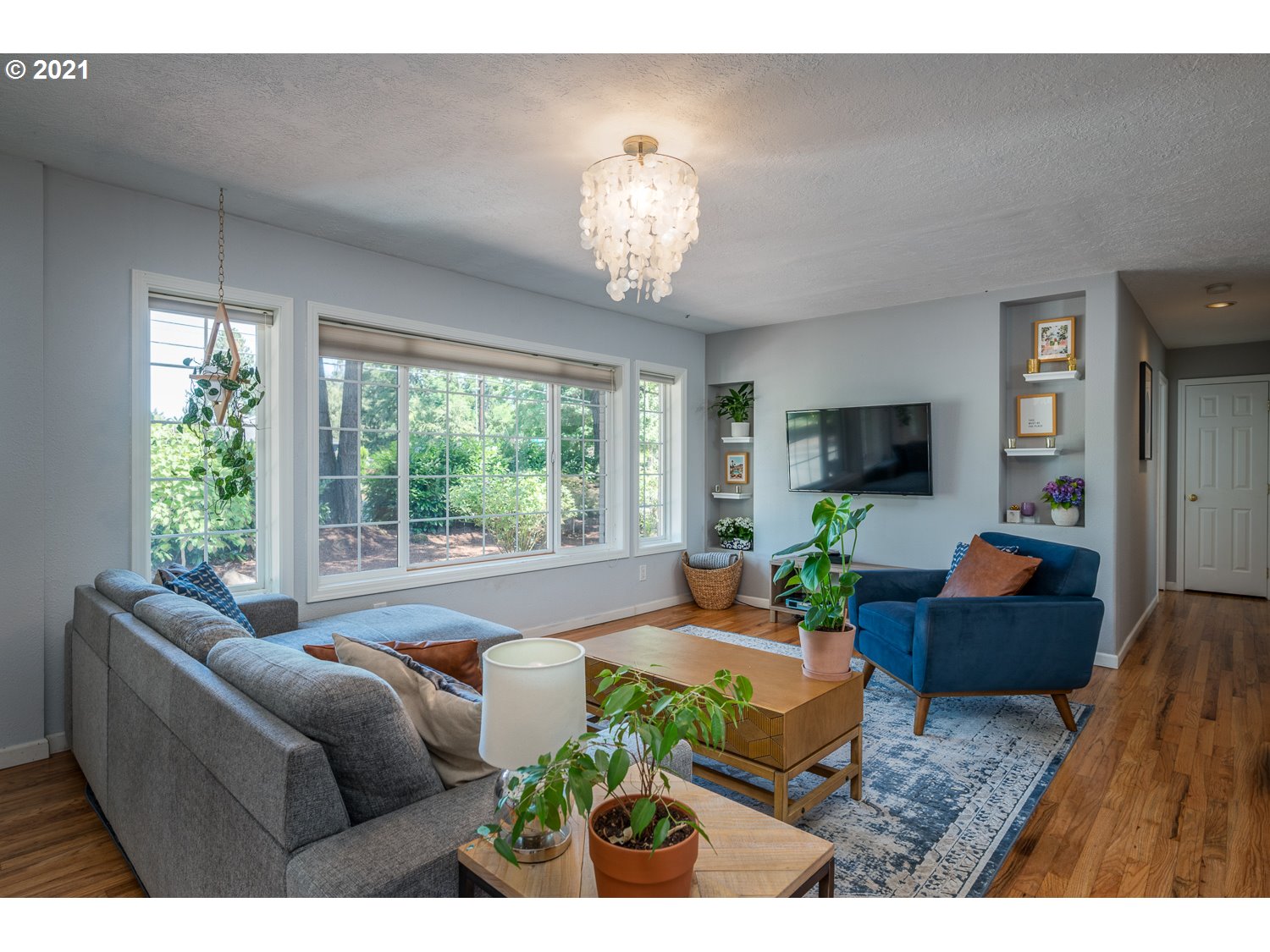 13130 Southwest Walker Road Beaverton, OR 97005 - Photo 3 of 25 Gallery Image 3