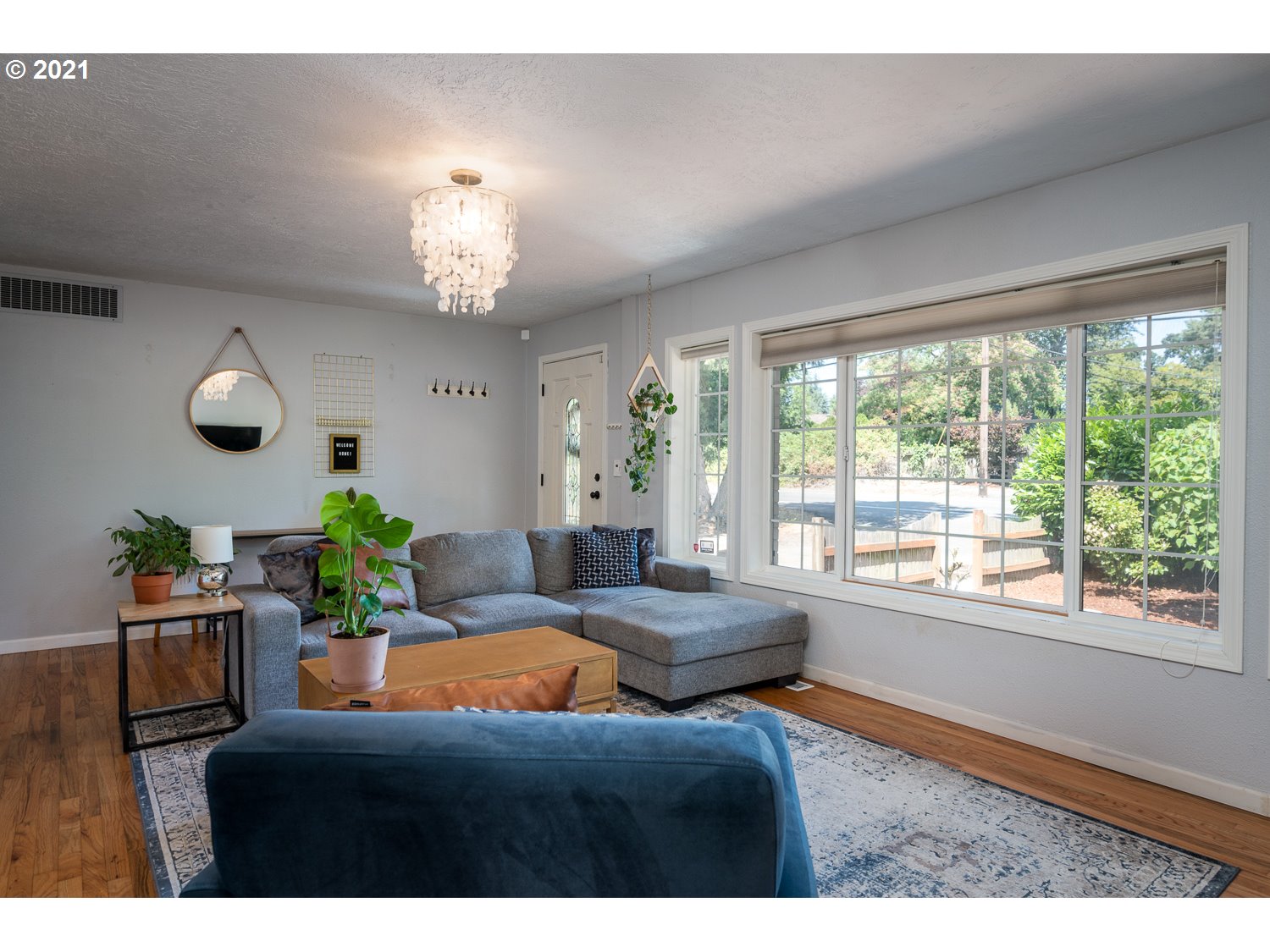 13130 Southwest Walker Road Beaverton, OR 97005 - Photo 5 of 25 Gallery Image 5