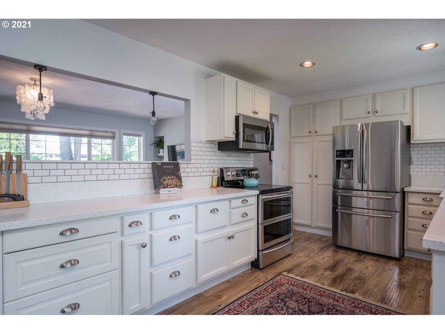 13130 Southwest Walker Road Beaverton, OR 97005 - Photo 9 of 25 Gallery Image 9