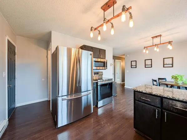 $284,900 | 205 4th Street East, Horace, ND 58047