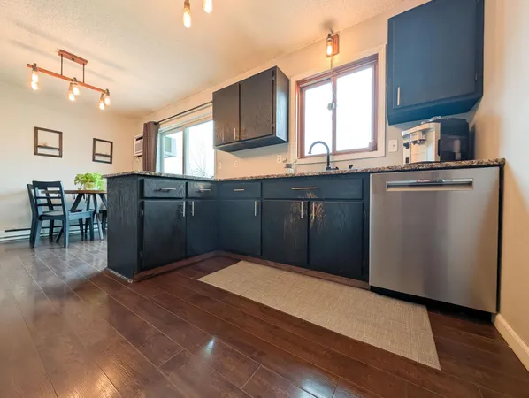 $284,900 | 205 4th Street East, Horace, ND 58047