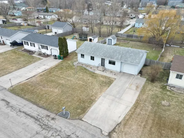 $284,900 | 205 4th Street East, Horace, ND 58047