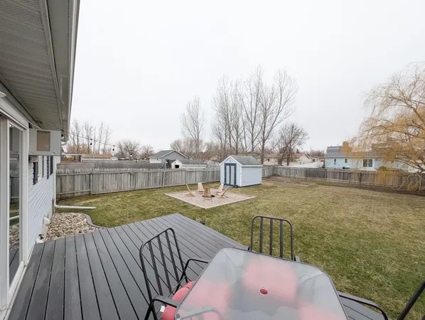 $284,900 | 205 4th Street East, Horace, ND 58047
