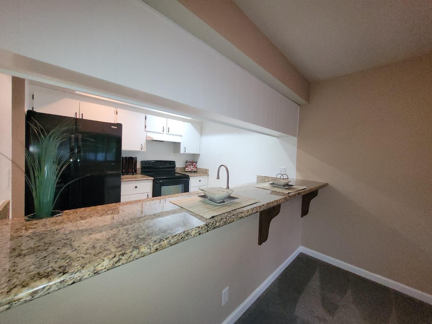 346 Gracie Road Nevada City, CA 95959 - Photo 22 of 66 Dining Bar with granite