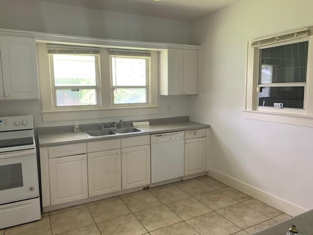 418 Northeast 4th Street Pompano Beach, FL 33060 - Photo 19 of 23 House Kitchen