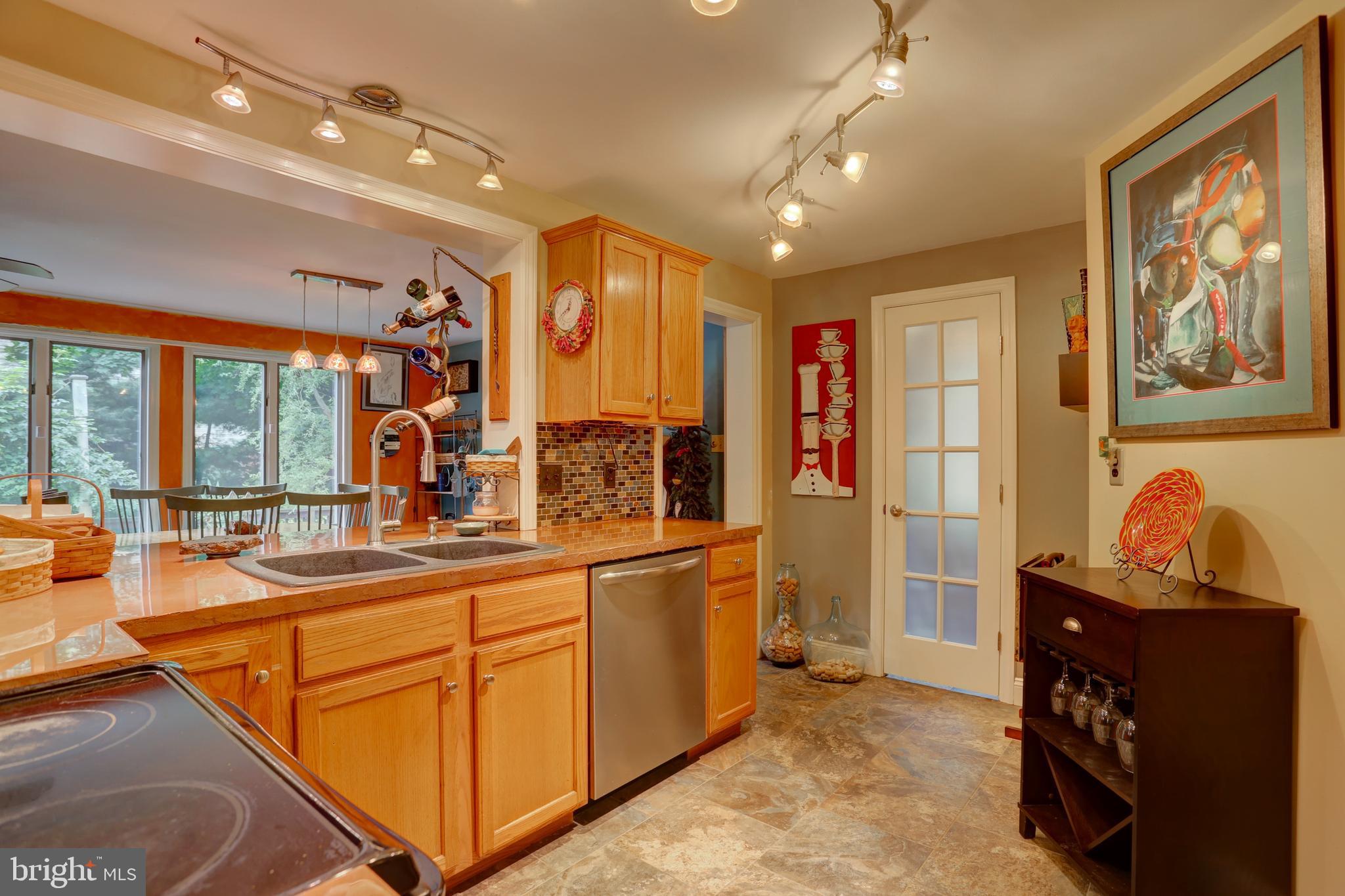974 Pleasure Road Lancaster, PA 17601 - Photo 3 of 22 Kitchen