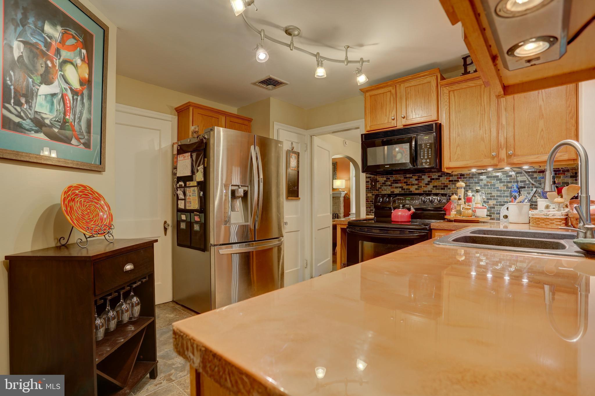 974 Pleasure Road Lancaster, PA 17601 - Photo 5 of 22 Kitchen 3