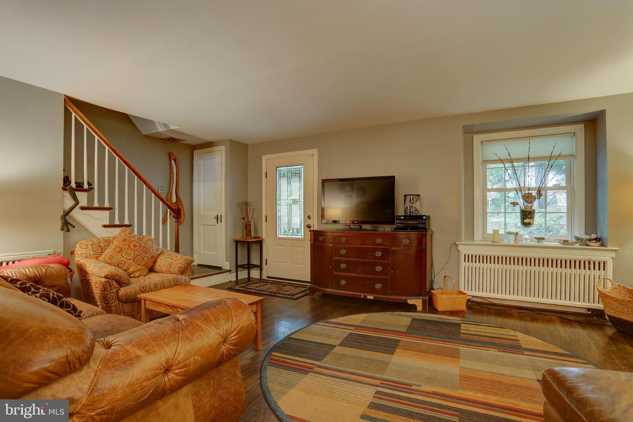 974 Pleasure Road Lancaster, PA 17601 - Photo 9 of 22 Living Room
