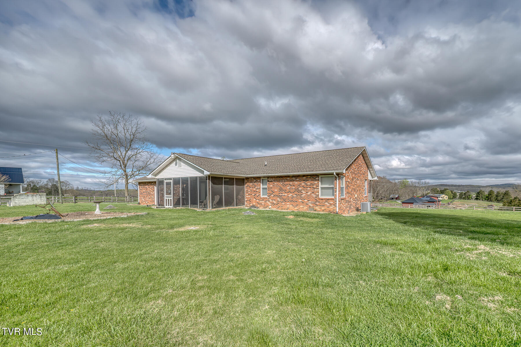 406 Walling Road Piney Flats, TN 37686 - Photo 24 of 29 406 Walling Dr-25