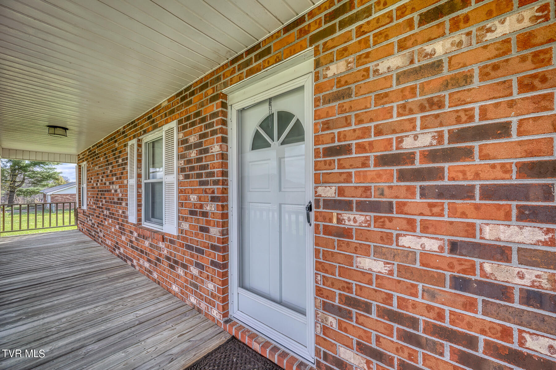 406 Walling Road Piney Flats, TN 37686 - Photo 5 of 29 406 Walling Dr-5