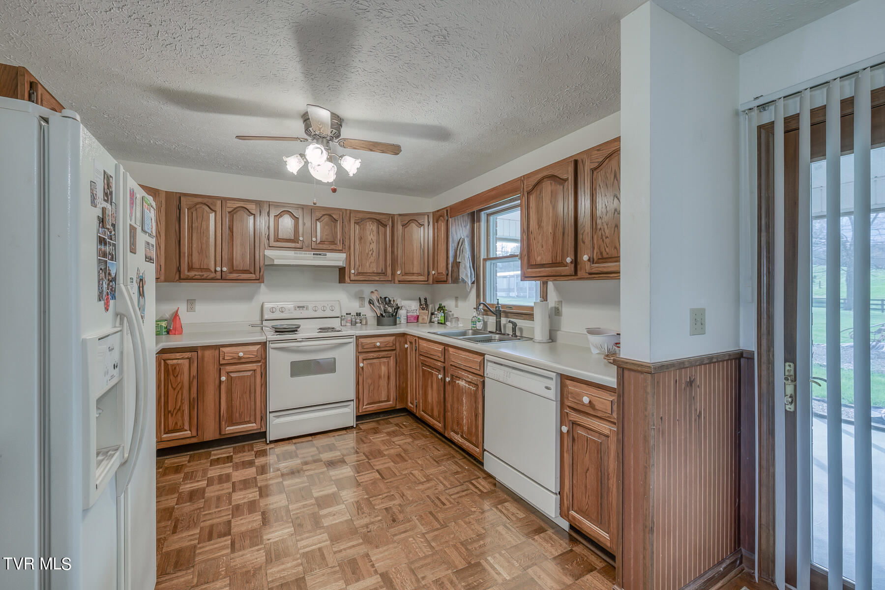 406 Walling Road Piney Flats, TN 37686 - Photo 10 of 29 406 Walling Dr-10