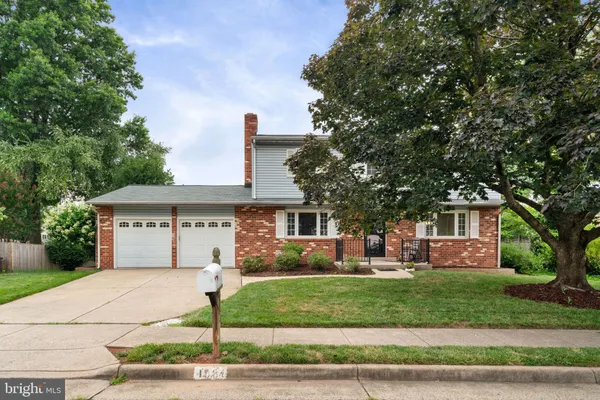 $725,000 | 4084 Braxton Road, Chantilly, VA 20151