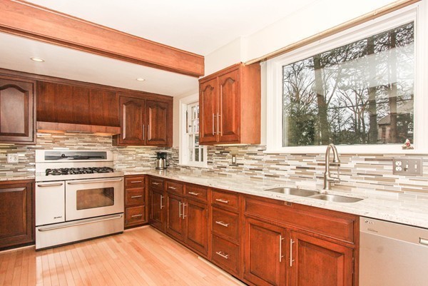 37 Greenwich Road Longmeadow, MA 01106 - Photo 11 of 29 Gallery Image 11