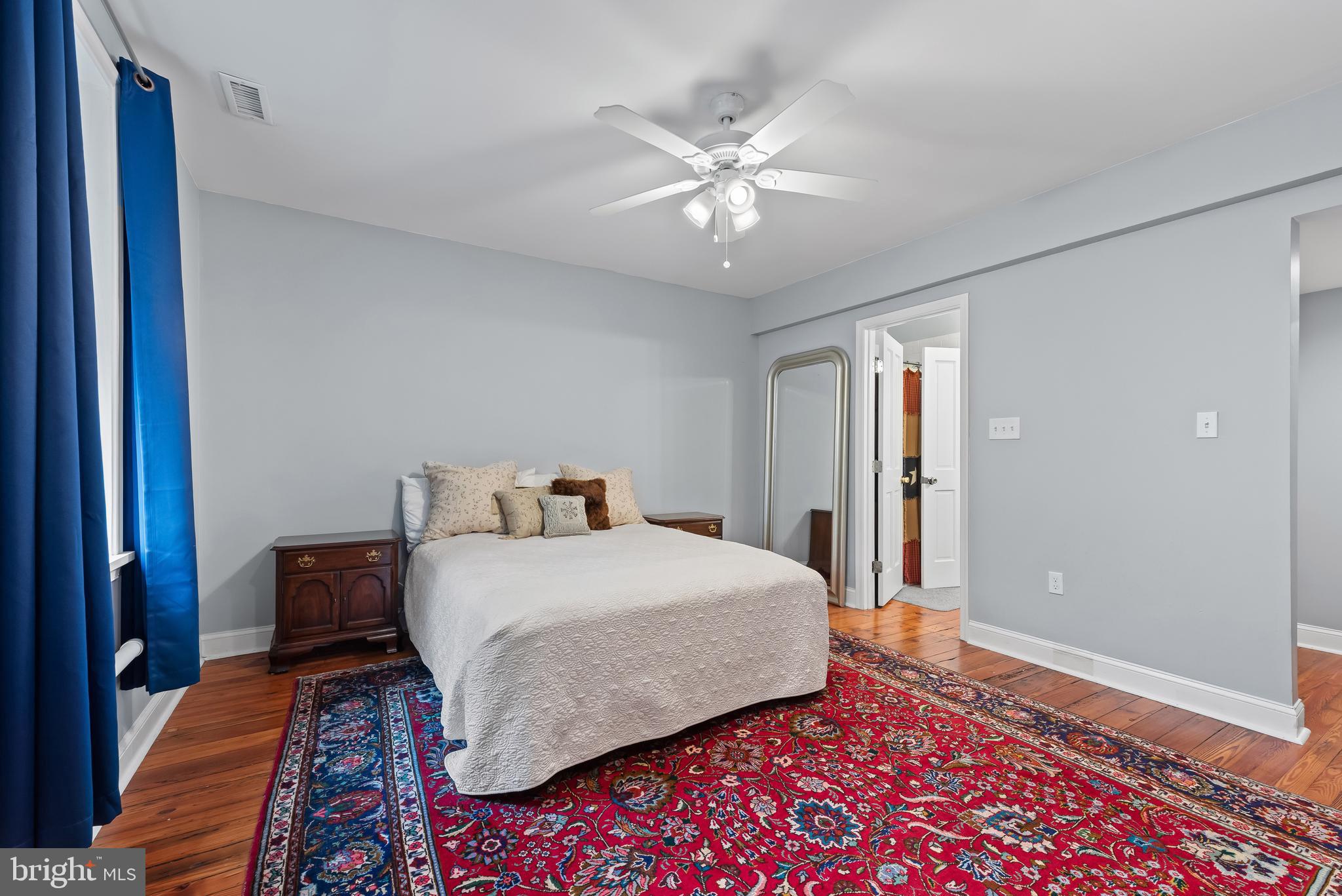 827 Light Street Baltimore, MD 21230 - Photo 24 of 38 Bedroom #2 en suite w/fireplace