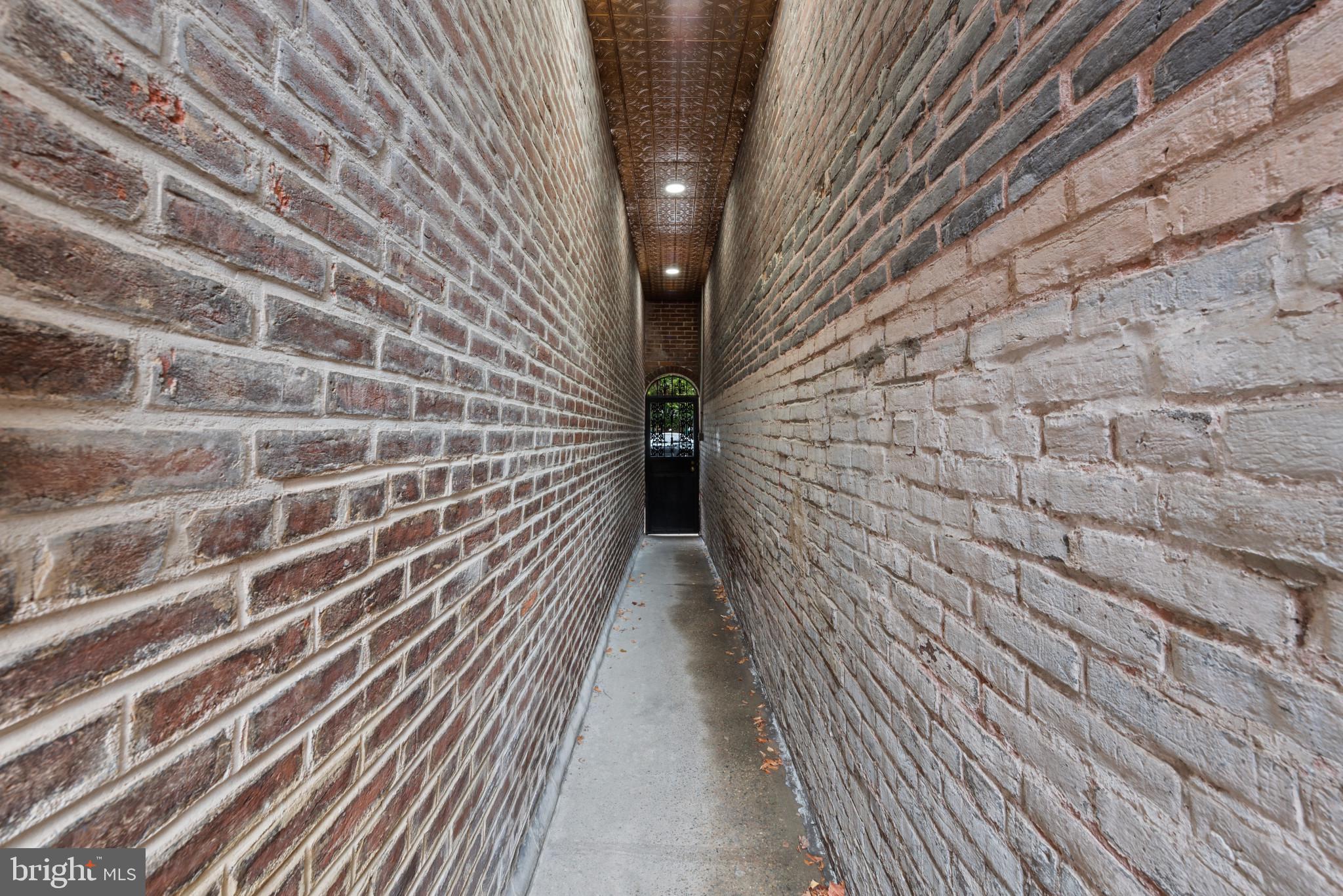 827 Light Street Baltimore, MD 21230 - Photo 32 of 38 Alleyway