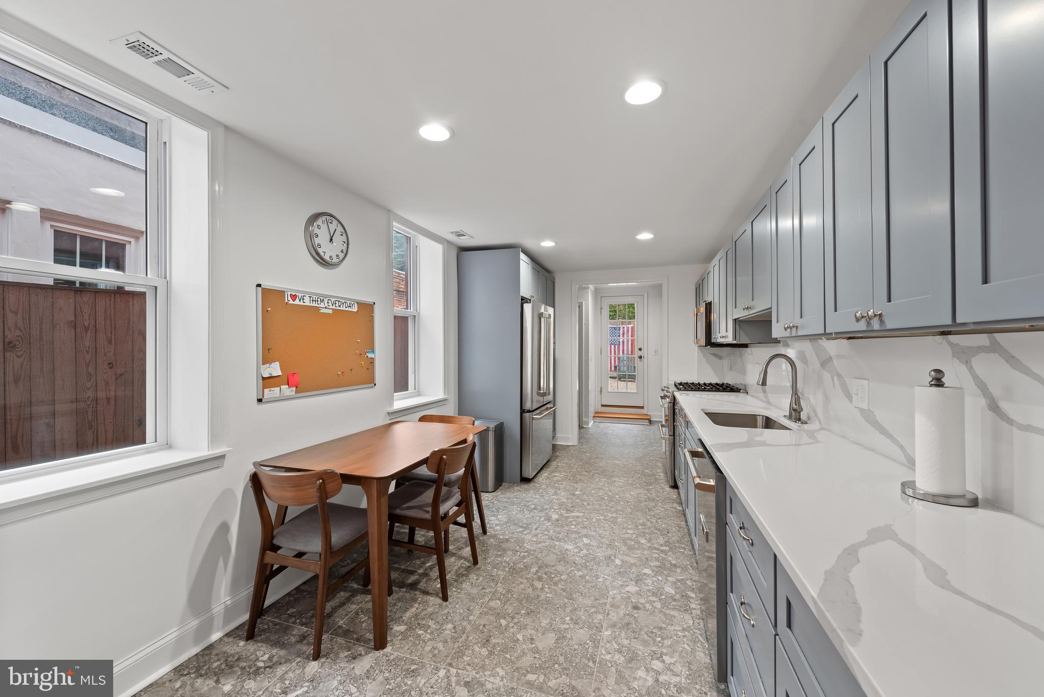 827 Light Street Baltimore, MD 21230 - Photo 9 of 38 Kitchen with eat in dining