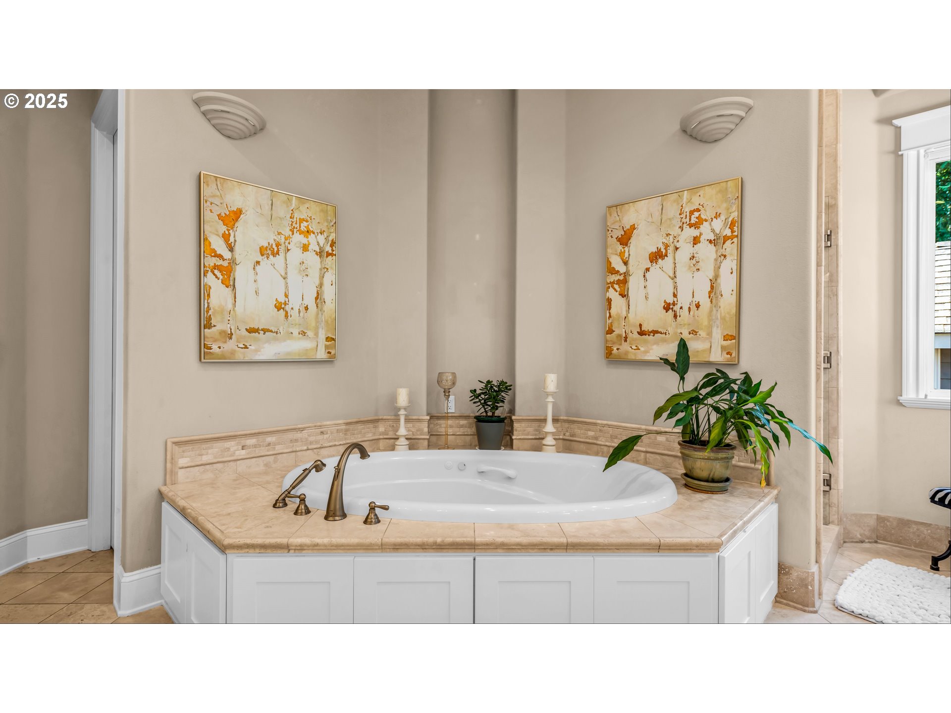 4075 Northwest Camala Drive Albany, OR 97321 - Photo 27 of 48 a bathroom with a tub and sink