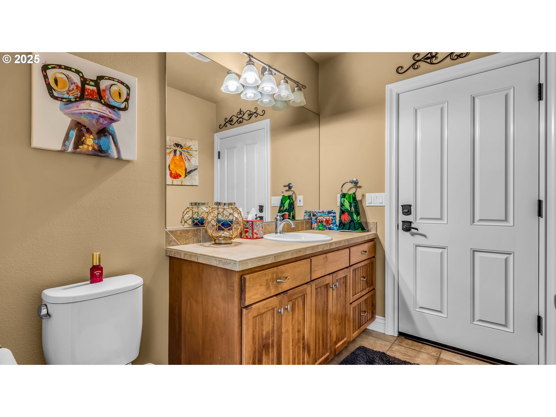 4075 Northwest Camala Drive Albany, OR 97321 - Photo 39 of 48 a bathroom with a sink and a mirror
