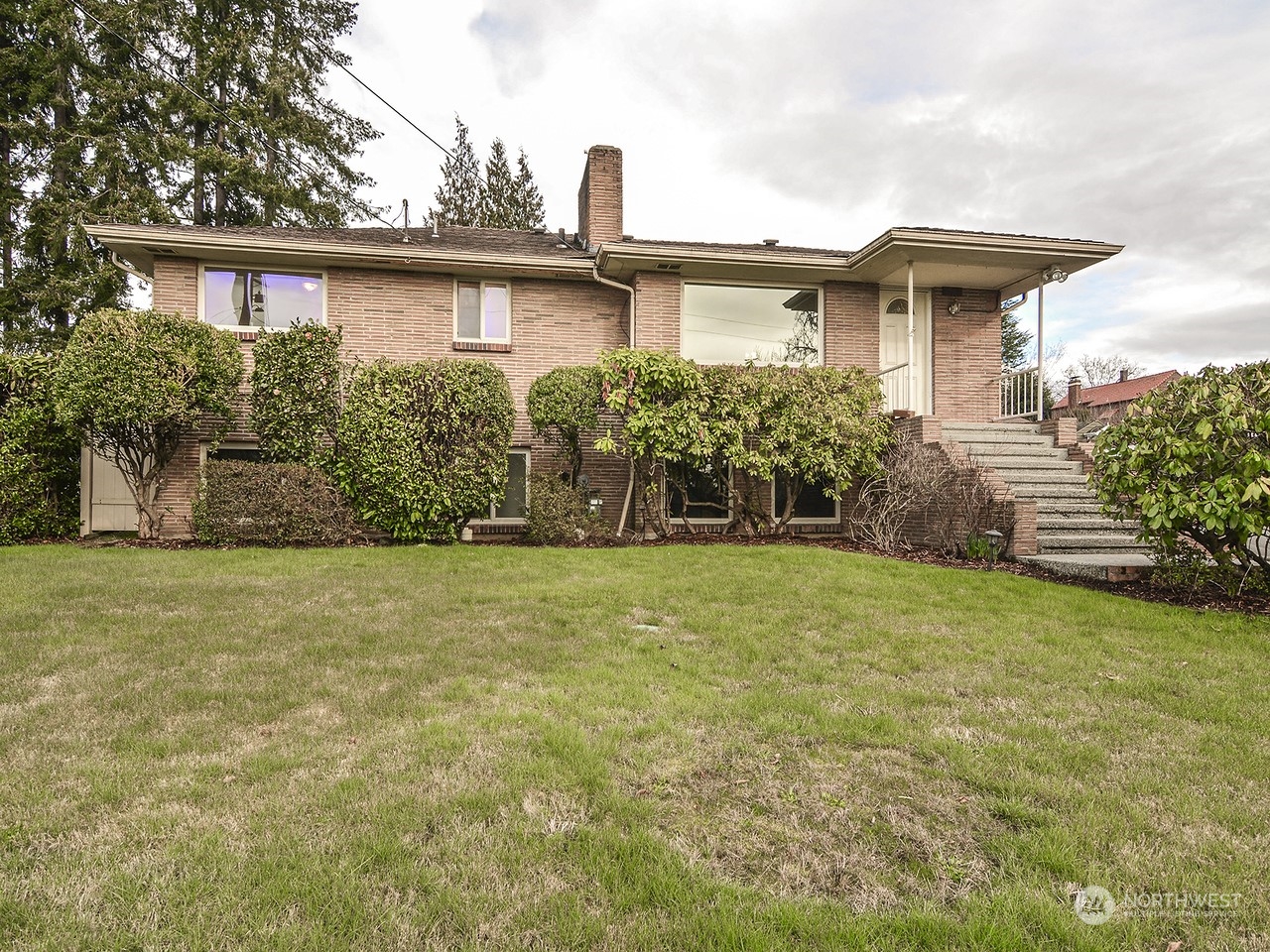 1808 Shattuck Avenue South Renton, WA 98055 - Photo 1 of 35 Gallery Image 1