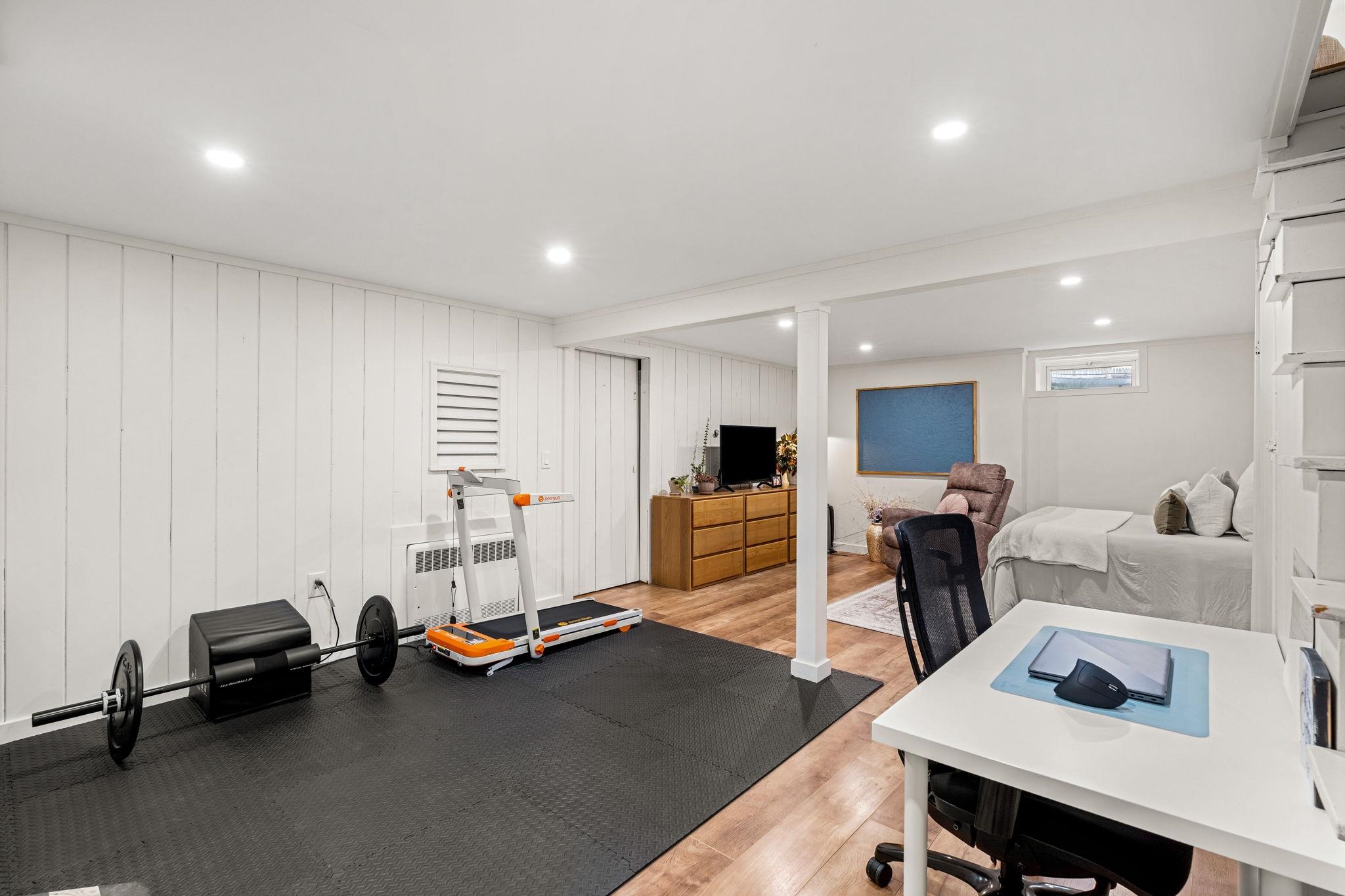 21 Hayden Street Nashua, NH 03060 - Photo 33 of 39