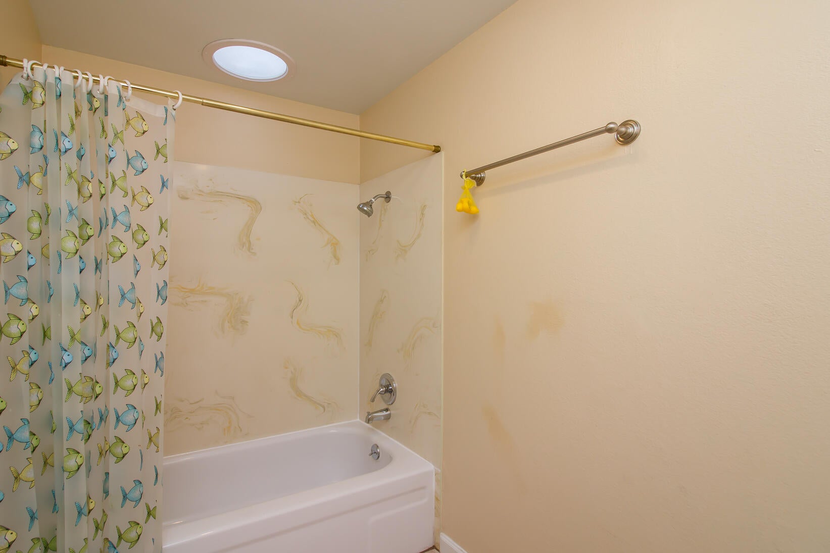 40 Allen Lane Talent, OR 97540 - Photo 16 of 30 Guest Bath 2