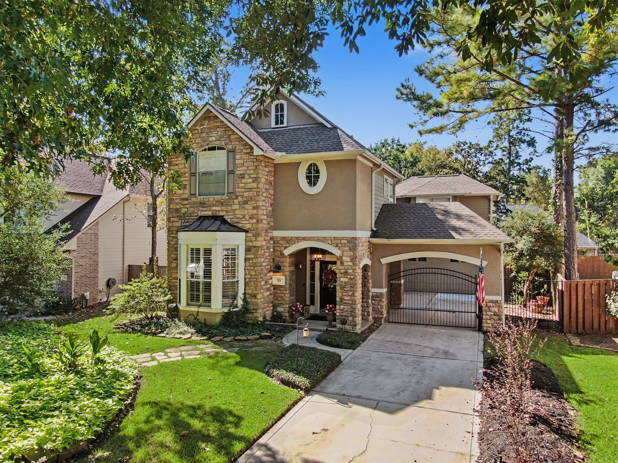 55 South Bethany Bend Circle Spring, TX 77382 - Photo 4 of 28 Stunning home with exceptional curb appeal located in Alden Bridge.