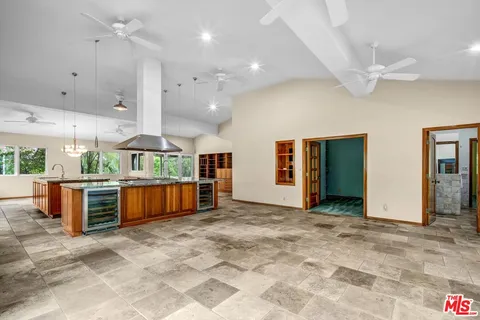 $1,429,000 | 5653 Shirley Avenue, Tarzana, CA 91356