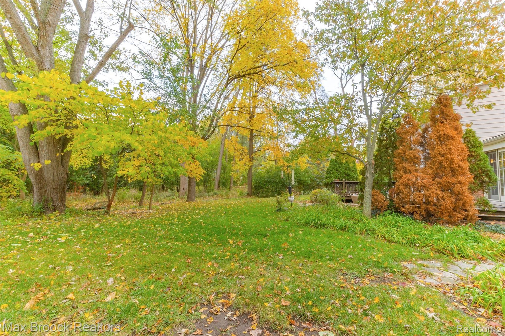 893 Foxhall Road Bloomfield Hills, MI 48304 - Photo 48 of 50 13.jpg