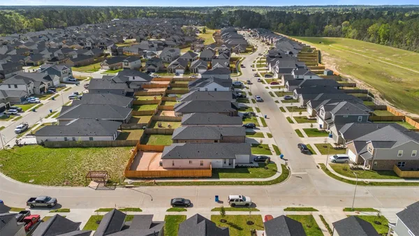 $1,950 | 27402 Axis Deer Trail, Magnolia, TX 77354