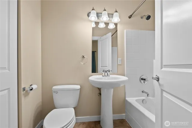 $2,800 | 12039 35th Avenue Northeast, Unit A, Seattle, WA 98125