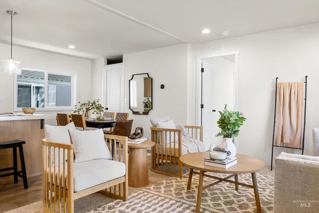 $199,000 | 208 East 44th Street, Unit 22, Garden City, ID 83714