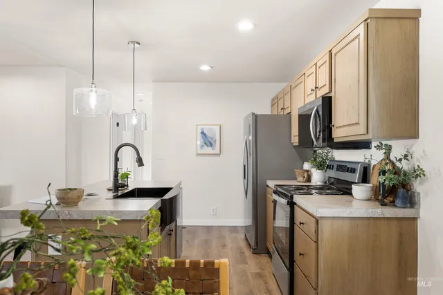 $199,000 | 208 East 44th Street, Unit 22, Garden City, ID 83714