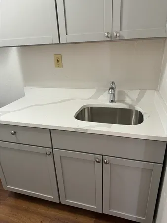 $1,800 | 291 Newport Avenue, Unit 3, Quincy, MA 02170