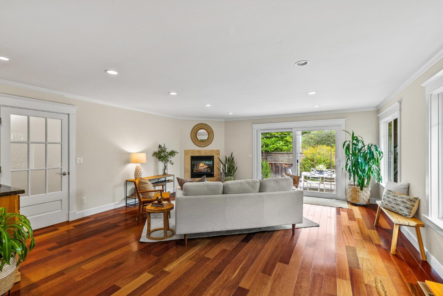 555 Risso Court Santa Cruz, CA 95062 - Photo 20 of 61 a living room with furniture and a wooden floor
