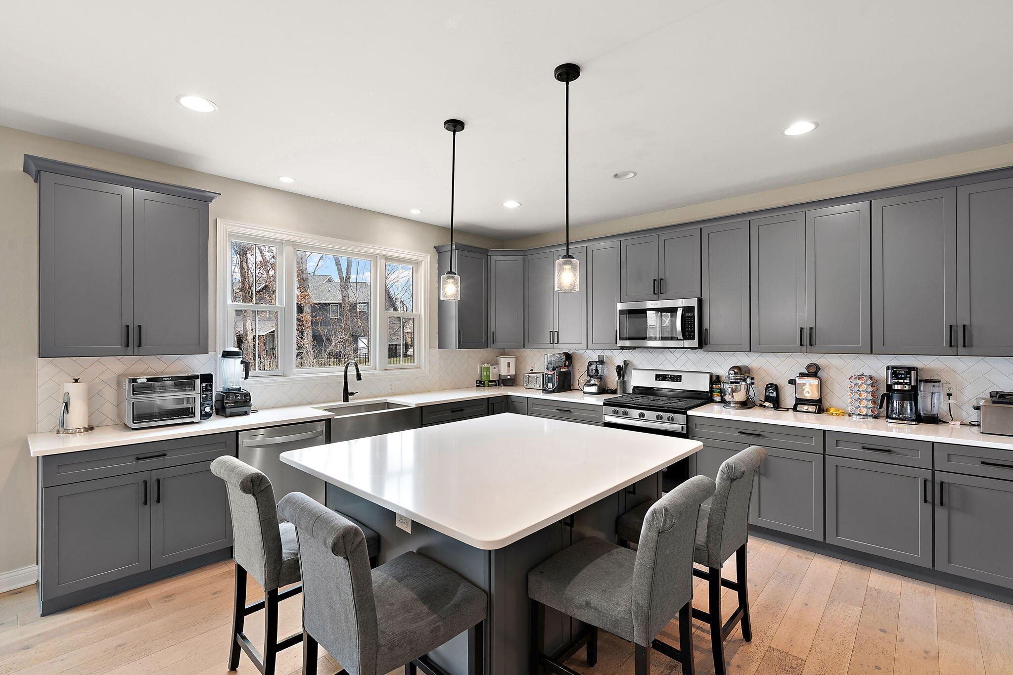 2062 Nolan Avenue Crown Point, IN 46307 - Photo 11 of 36 2048x1365