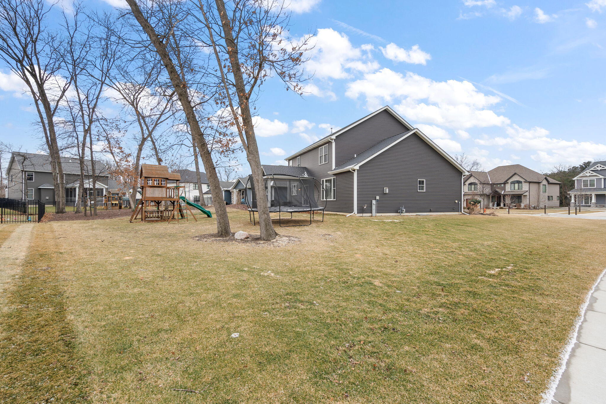 2062 Nolan Avenue Crown Point, IN 46307 - Photo 2 of 36 2048x1365