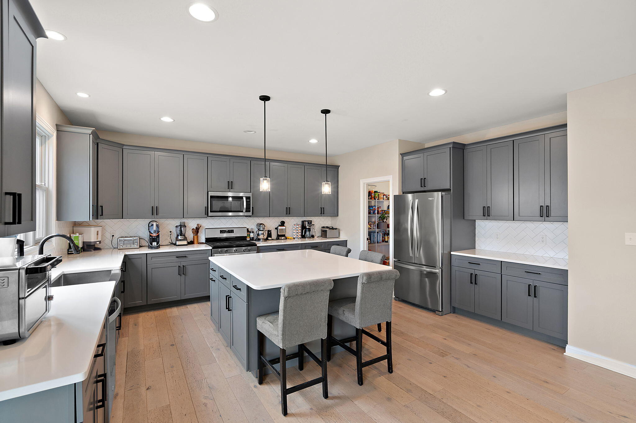 2062 Nolan Avenue Crown Point, IN 46307 - Photo 10 of 36 2048x1365