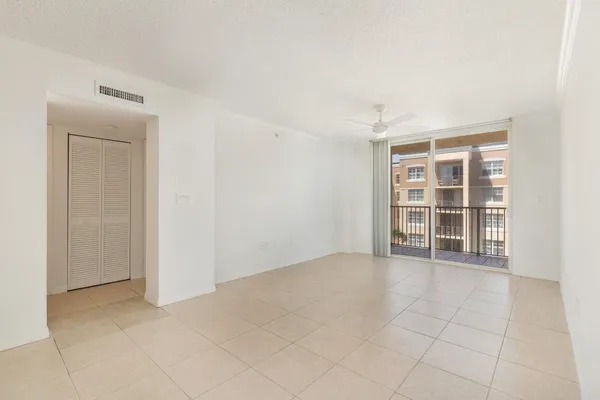 $3,250 | 1801 North Flagler Drive, Unit 803, West Palm Beach, FL 33407