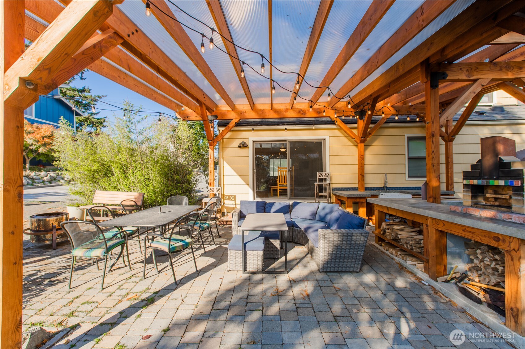 2516 Mill Avenue Bellingham, WA 98225 - Photo 25 of 36 a outdoor space with lots of tables and chairs