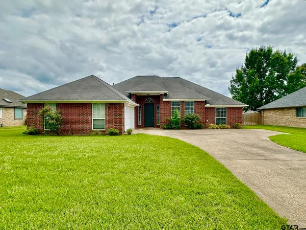$299,900 | 2073 Yasmeen Circle, Flint, TX 75762