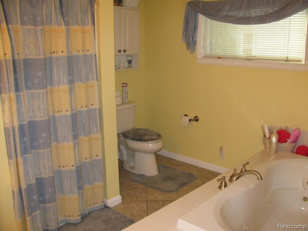 7334 North Lapeer Road Fostoria, MI 48435 - Photo 11 of 23 IMG_1345.jpg
