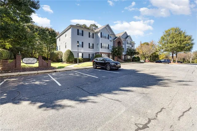 $164,900 | 3698 Cotswold Avenue, Greensboro, NC 27410