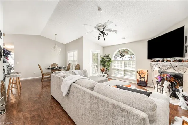 $164,900 | 3698 Cotswold Avenue, Greensboro, NC 27410